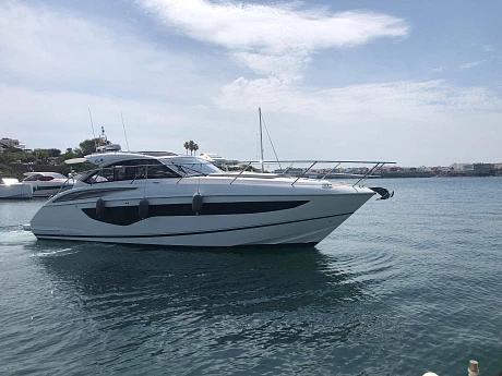 Яхта Princess V40 2022 1