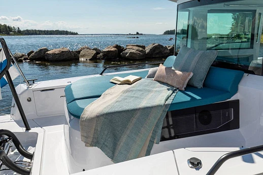 Яхта Axopar 37 XC Cross Cabin  14