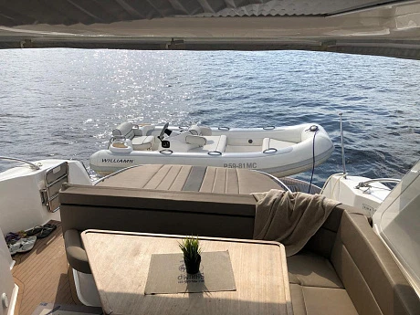 Моторная яхта BAVARIA 44 HARDTOP 2013 17