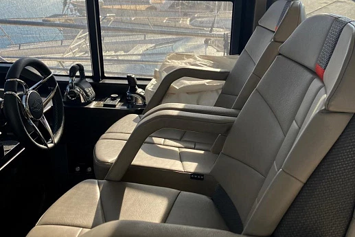 Sunseeker Sport 65 yacht 2022 14