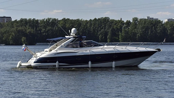 Яхта SUNSEEKER CAMARGUE 44 2001 2