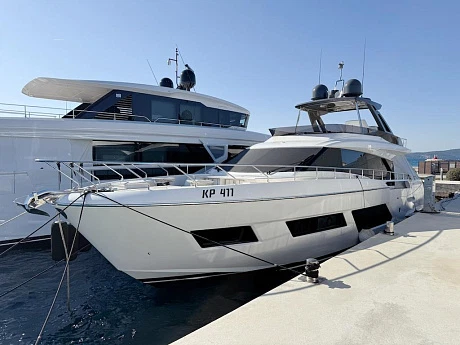 Ferretti 670 yacht 2020 1