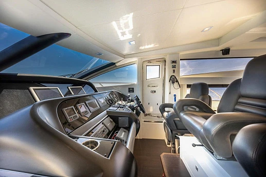 Sunseeker Predator 74 yacht 2011 6