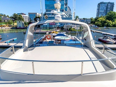 Petropavlovsk yacht 2010 14