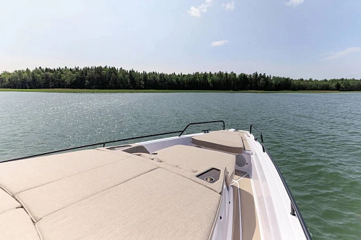 Яхта Axopar 45 XC Cross Cabin  8