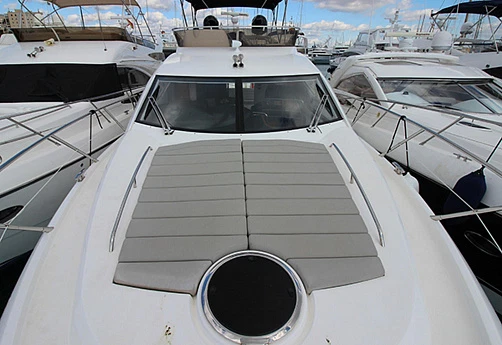 Sunseeker Manhattan 52 yacht 2010 6