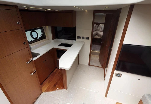 Яхта Sunseeker Predator 50 2019 8