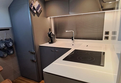 Яхта Princess V50 2023 12