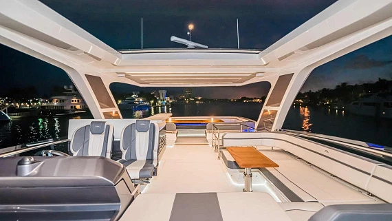 Яхта Galeon 680 FLY  4