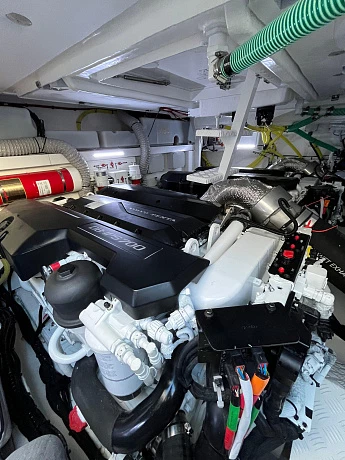 Яхта Fairline Squadron 50 2024 14