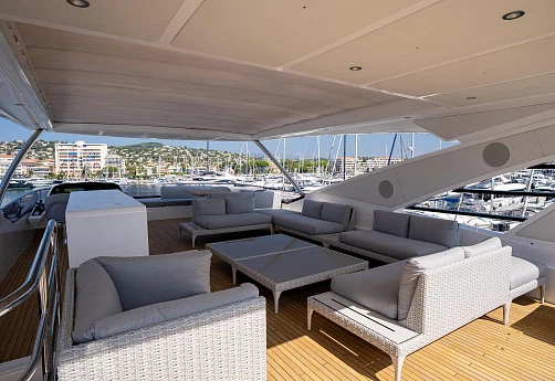 Яхта Sunseeker 90 Ocean 2022 3