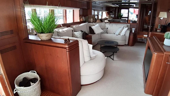 Яхта Benetti 79 SD 2002 11