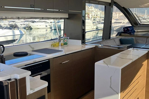 Sunseeker Sport 65 yacht 2022 8