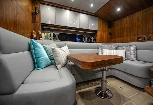 Яхта Sunseeker San Remo 2014 8