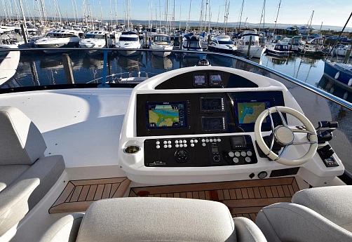 Яхта Sunseeker 75 2016 5
