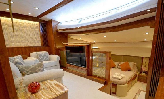 Яхта Sunseeker 30M 2010 6