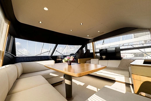 Яхта Princess 52 2017 14