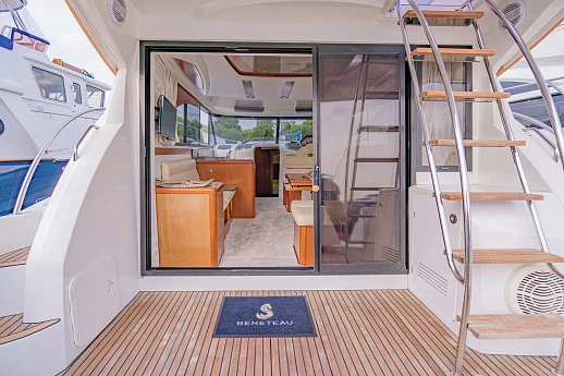 Яхта BENETEAU ANTARES 42 2012 13