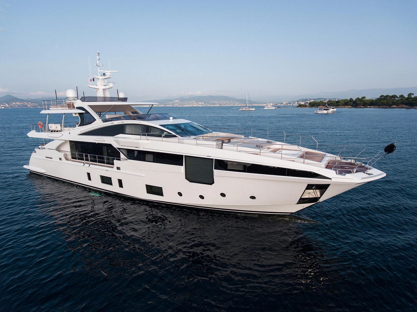 Azimut Grande 35