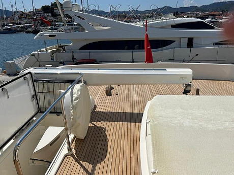 Яхта Ferretti 800 2015 12