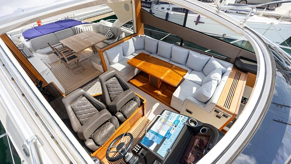 Яхта Sunseeker Predator 57 2016 5