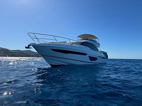 Яхта Princess S65 2018 1