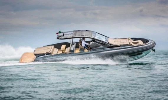 First yacht Sanlorenzo 72Steel 3