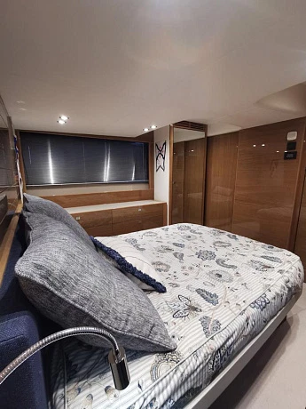 Яхта Princess V50 Open 2018 13