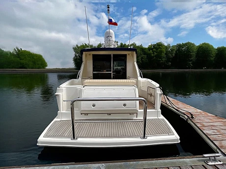 Яхта Riviera 3600 Sport Yacht 2008 3