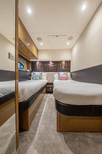 Princess V72 yacht 2016 12