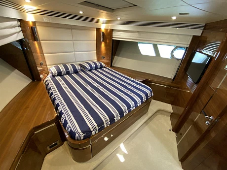 Яхта Sunseeker 80 Sport 2014 15