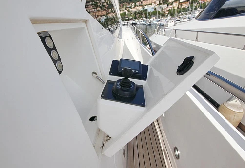 Яхта Sunseeker Manhattan 73 2012 10