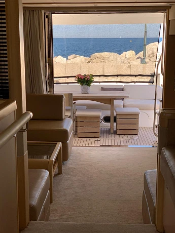 Яхта Princess 62 2010 4