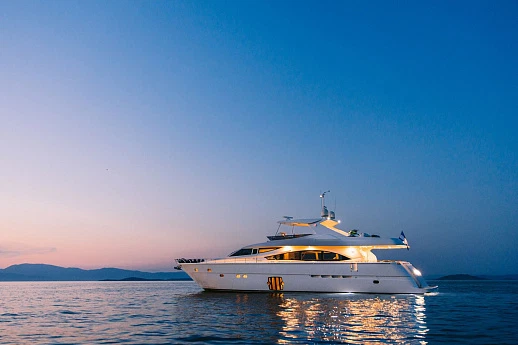 Яхты Ferretti 830 2009 15