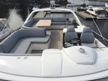 Яхта Princess Flybridge 56 2014 9