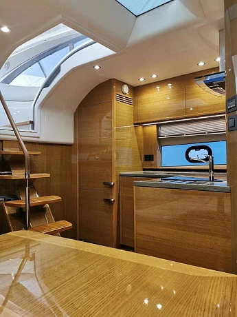 Яхта Princess V50 Open 2018 8