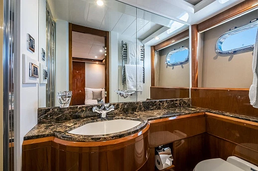 Яхта Princess 25M 2006 9