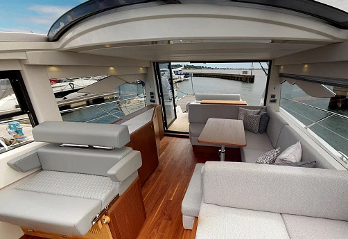 Яхта Sunseeker Predator 50 2019 4