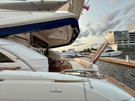 Яхта Princess 54 2008 7