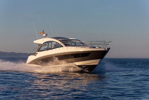 Яхта Beneteau Gran Turismo 45  5