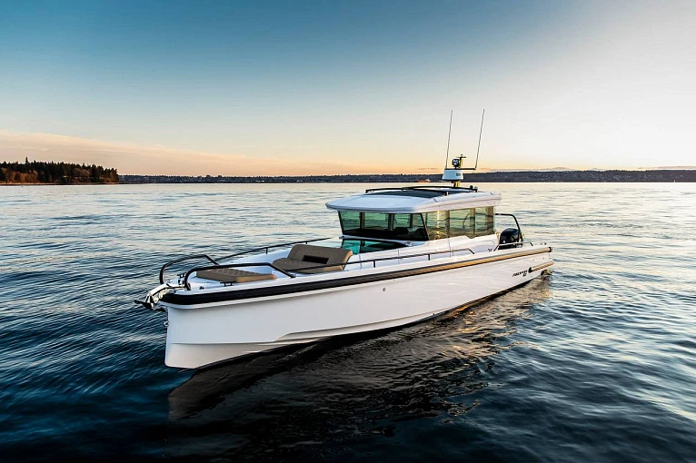 Axopar 37 XC Cross Cabin