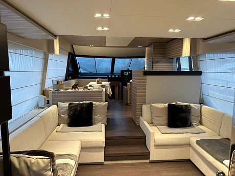Яхта Ferretti 670 2020 14