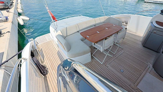 Яхта Princess V60 2018 5