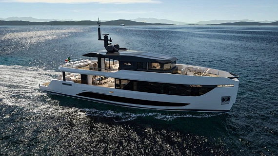 Яхта ARCADIA A96  3