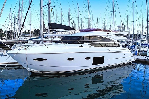 Яхта Princess 52 2017 1