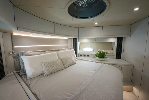 Sunseeker Predator 82 yacht 2007 11