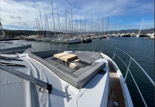 Sunseeker Manhattan 68 yacht 2023 6