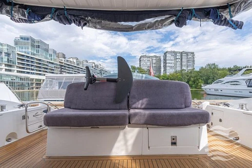 Sunseeker Manhattan 52 yacht 2009 5