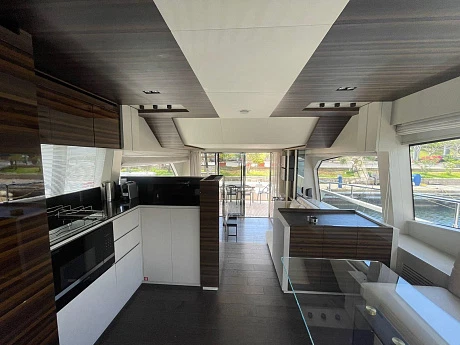 Яхта Ferretti 670 2021 4