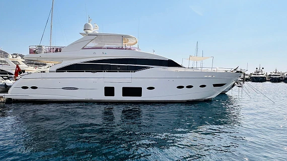 Яхта Princess Flybridge 88 2014 1